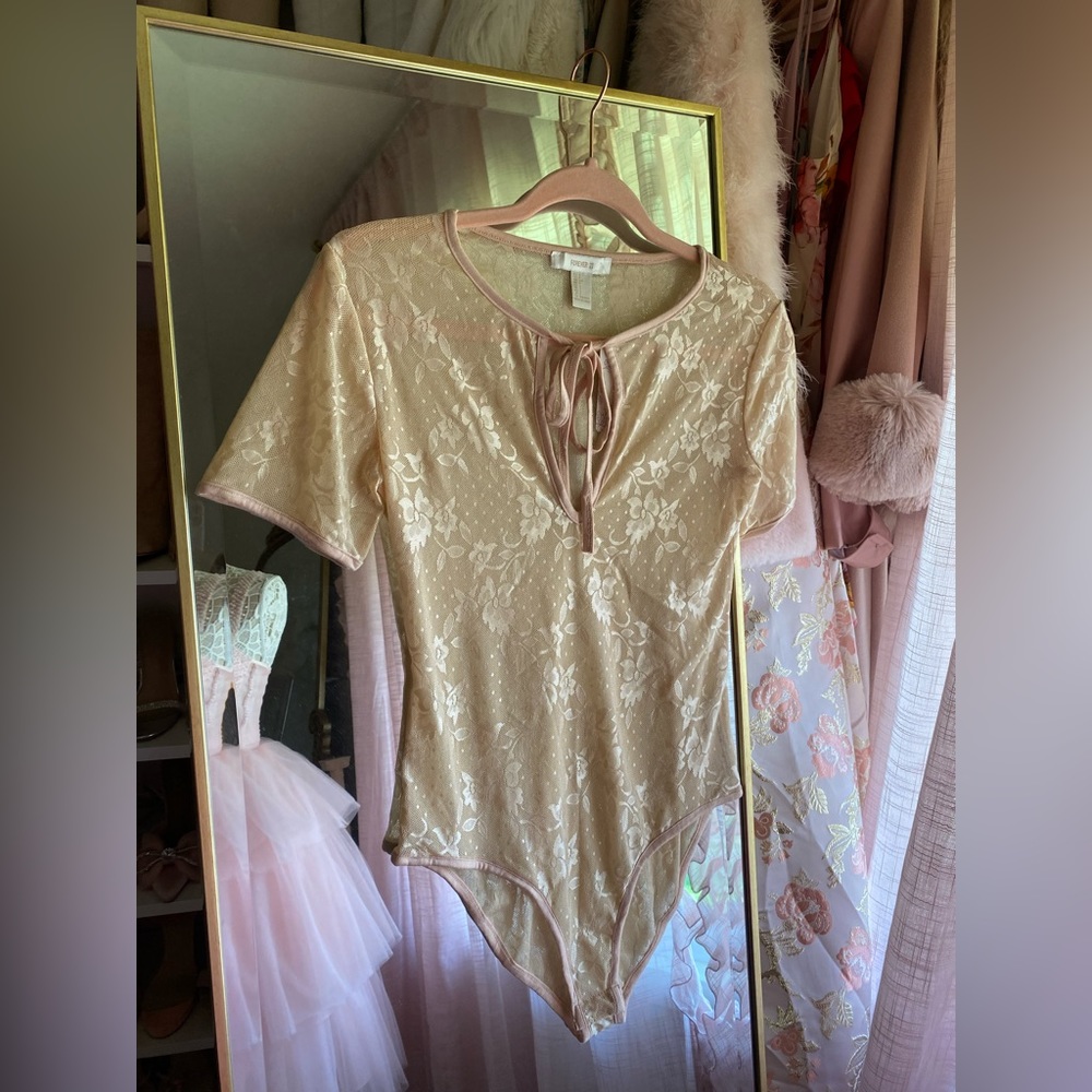 Vintage lace nude bodysuit